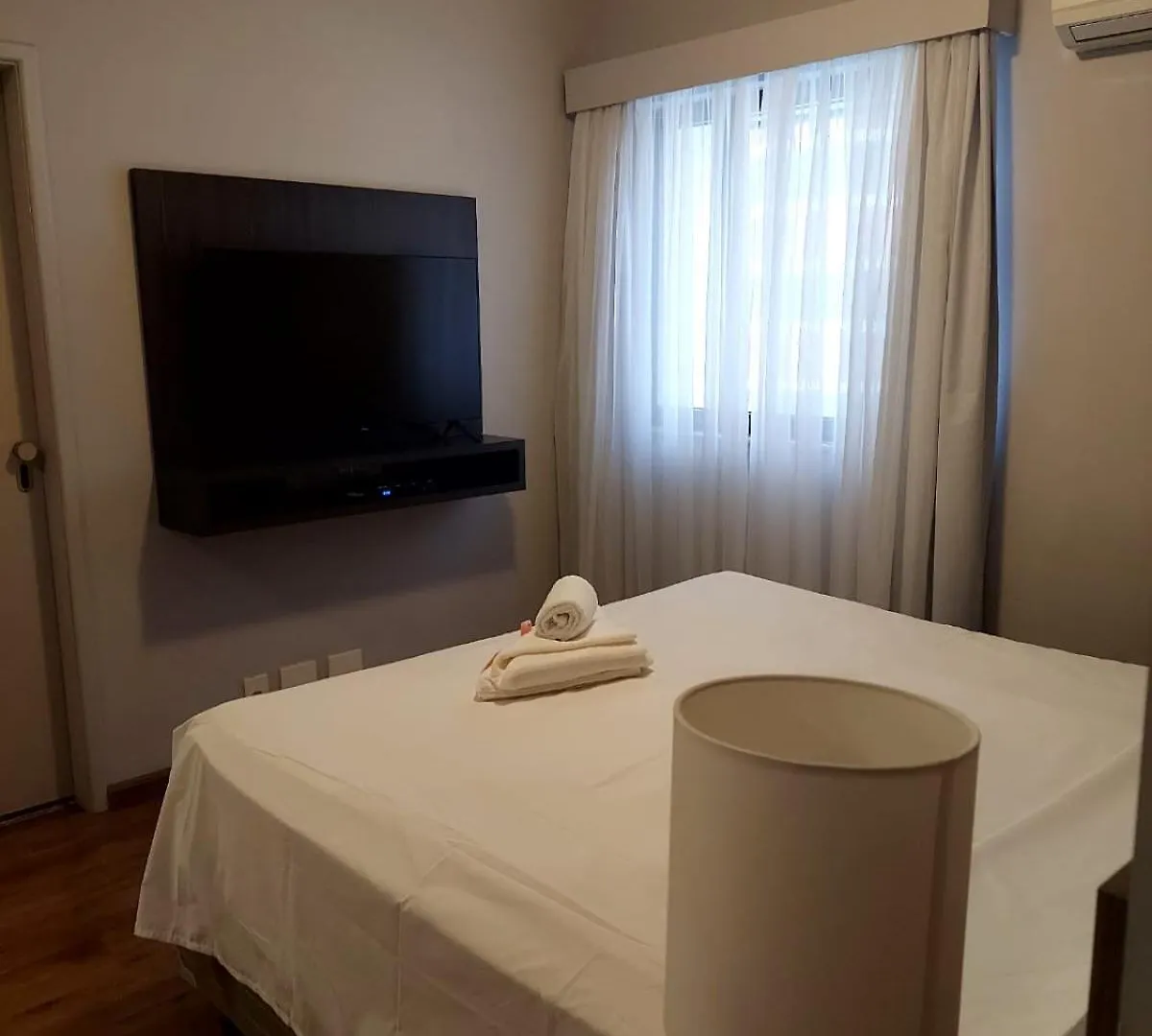 La Residence Paulista - Flat 806 - Residence Service + Academia + Piscina + Prox. Paulista Sao Paulo